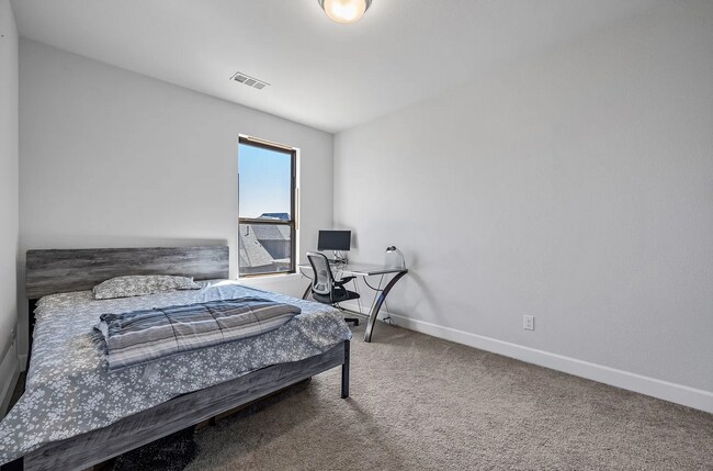Building Photo - 3009 Pedigree Ct