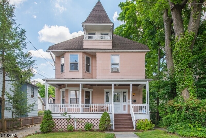 Primary Photo - 157 Walnut St