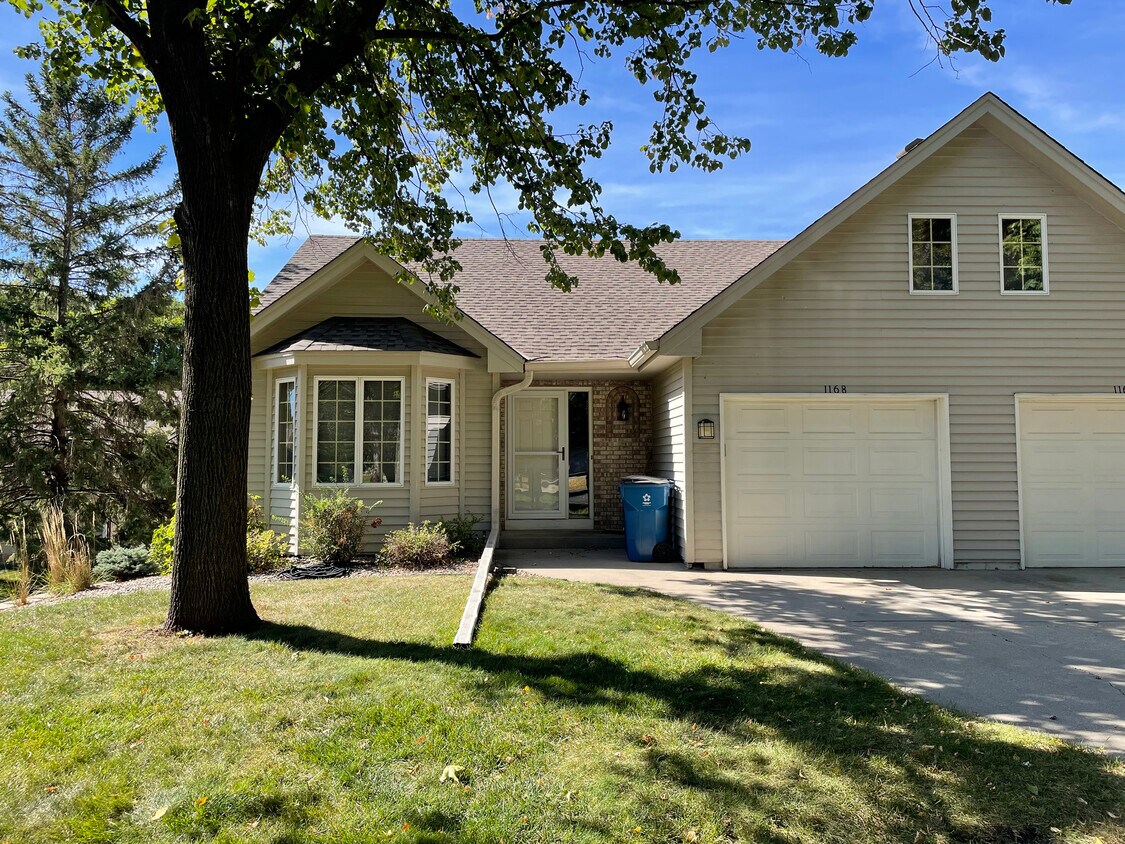 1168 Limestone Dr, Shakopee, MN 55379 Townhome Rentals in Shakopee MN