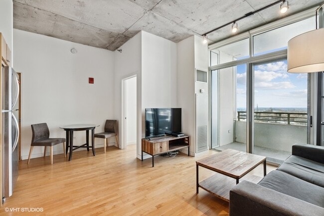 Building Photo - 1720 S Michigan Ave