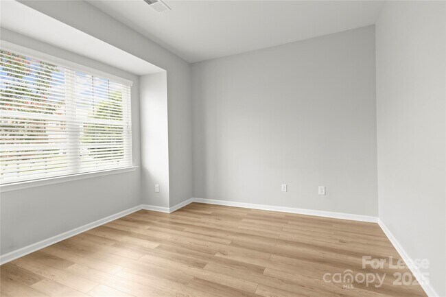 Building Photo - 131 Cherry Bark Dr