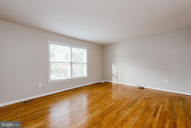 Building Photo - 517 Stockbridge Ct