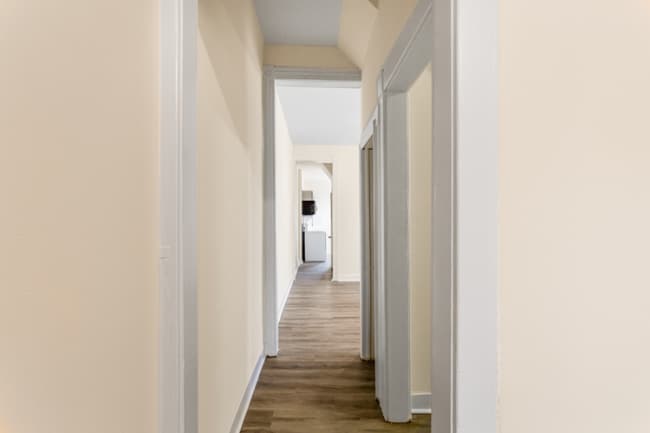 Foto del edificio - 2945 Walbrook Ave