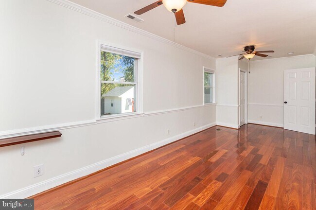 Building Photo - 3206 Burgundy Rd