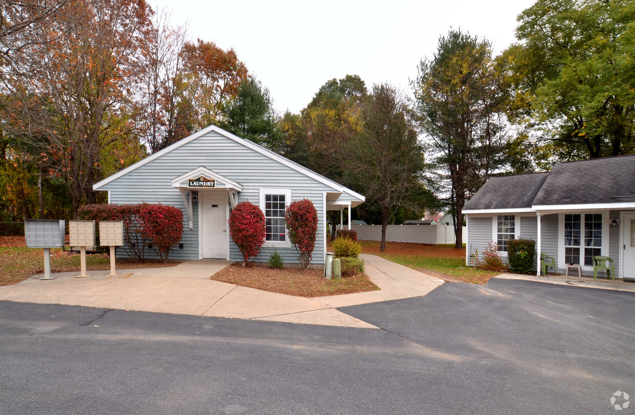 Foto del edificio - Hudson Falls Village Apartments