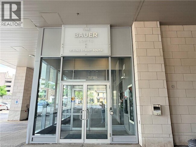 Photo du bâtiment - 191 King St S