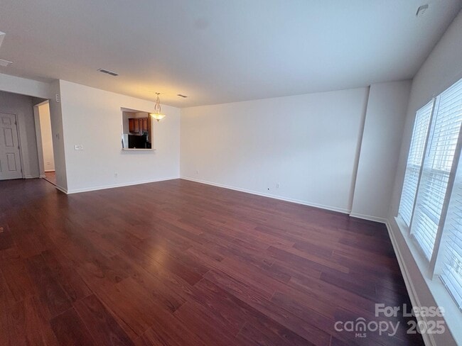 Building Photo - 15610 King Louis Ct