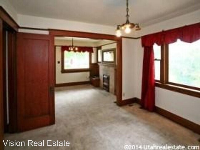Building Photo - 172 S 600 W