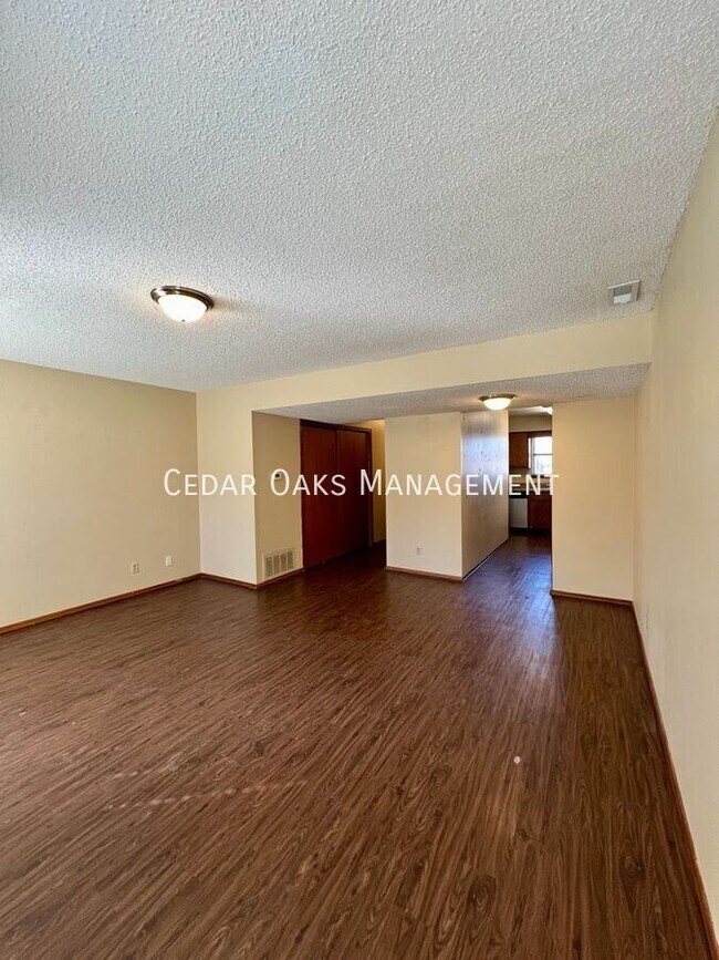 Building Photo - 4102 N Sunflower Cir