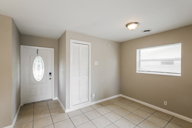 Building Photo - 5901 NW 15th St