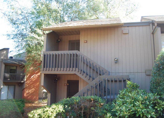 Foto del edificio - 85 Pine Valley Rd