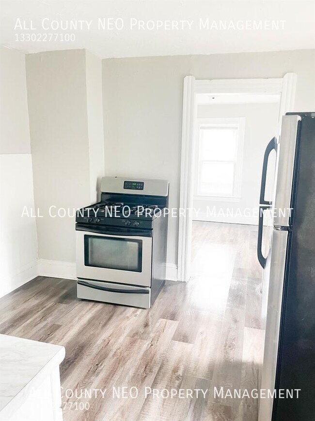 12307 Plover St Unit 4, Lakewood, OH 44107 Room for Rent in Lakewood