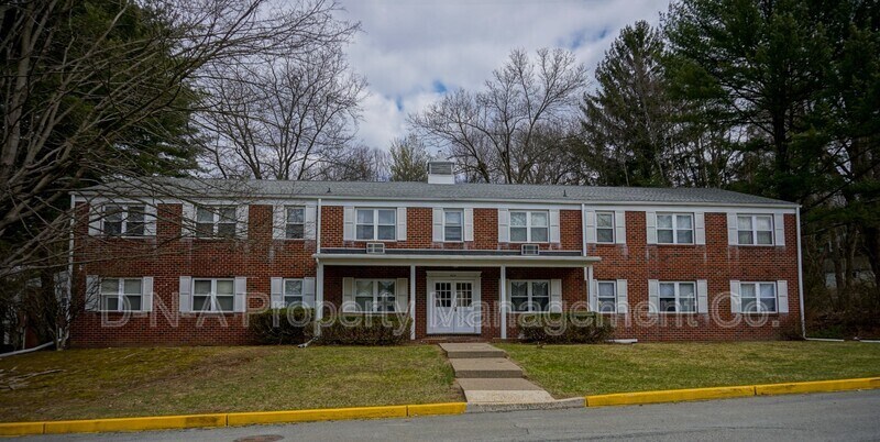 Primary Photo - 404 Woodcliff Ave