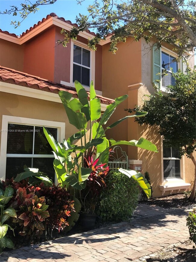 Building Photo - 1079 SW 143rd Ave