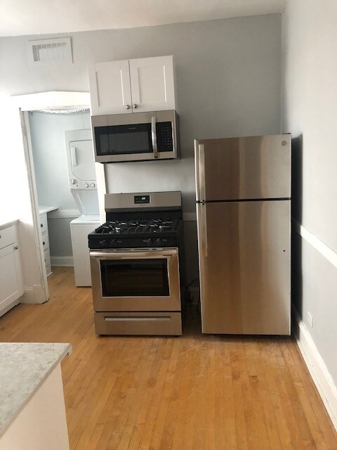 Building Photo - 4763 N Manor Ave
