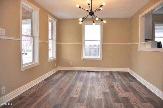 Dining Room - 115 E 17th St