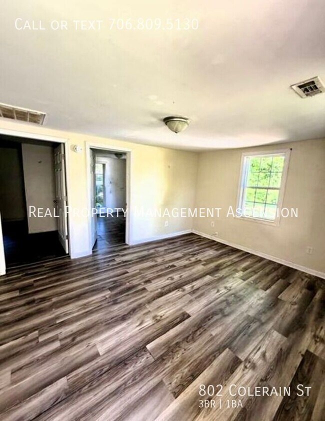 Foto del edificio - 802 Colerain St