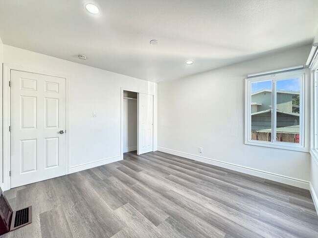 Foto del edificio - 1 Bedroom House with Private Parking & Out...