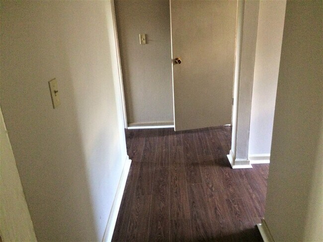 Foto del edificio - 2 Bedroom / 1 Bath Apartment Johnson City, TN