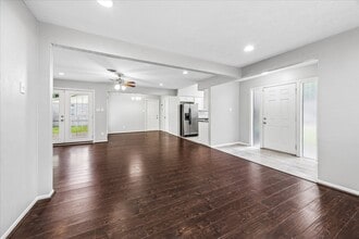 Building Photo - 5827 Southminster Dr