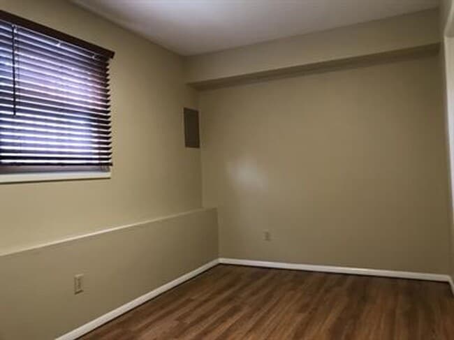 Building Photo - 2127 Ivy Ct