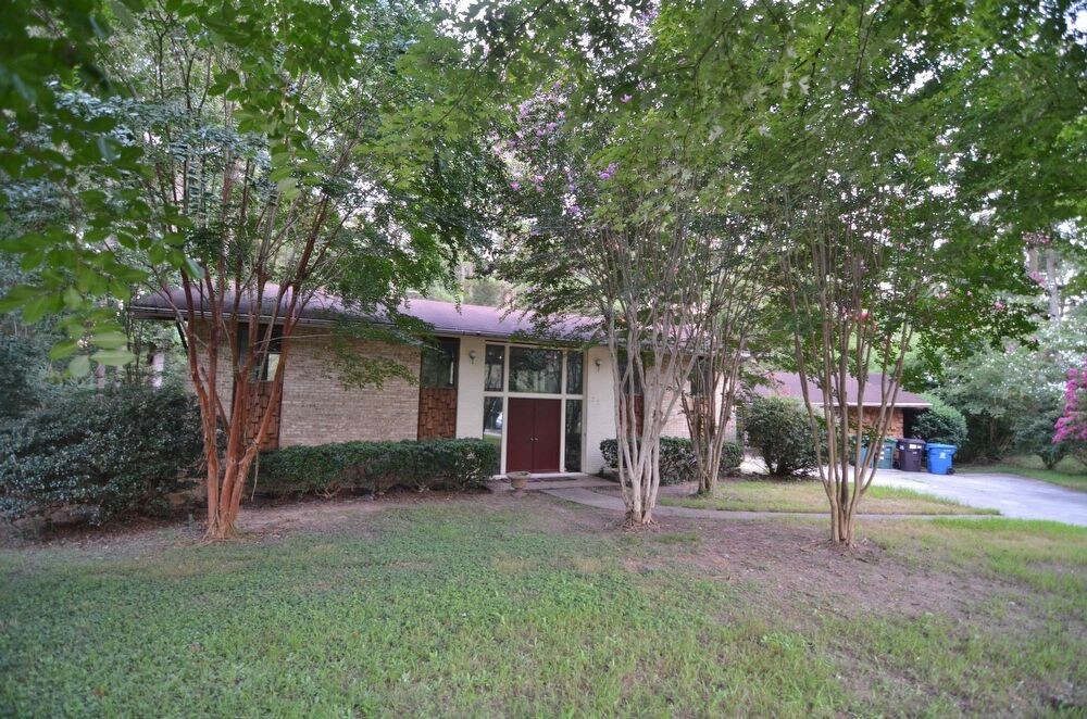 Primary Photo - 22 Cotswold Pl