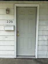 Building Photo - 1227-1229 Avenue