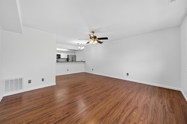 Building Photo - 276 Temple Hill Rd