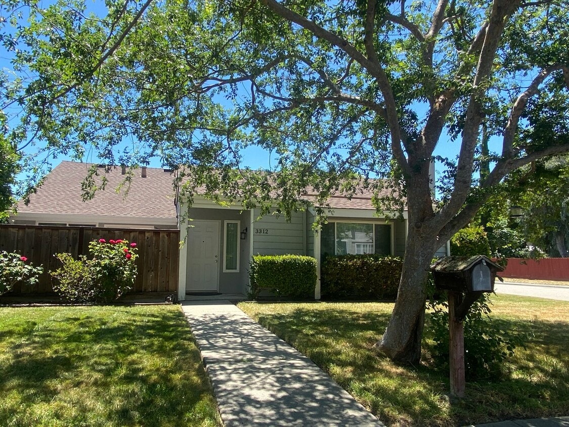 Primary Photo - San Ramon Cozy Single Story 3 Bed / 2 Bath...