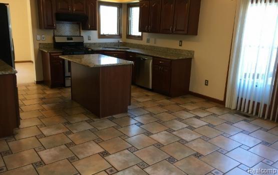 Building Photo - 2525 Oak Trail Dr