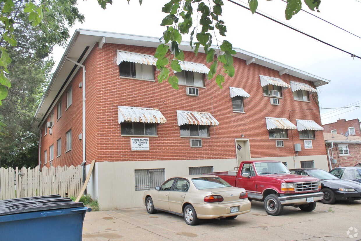 Building Photo - 3628 Morganford Rd