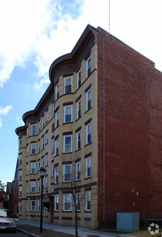 Foto del edificio - Sargeant West Apartments