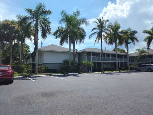 Building Photo - 1849 Maravilla Ave