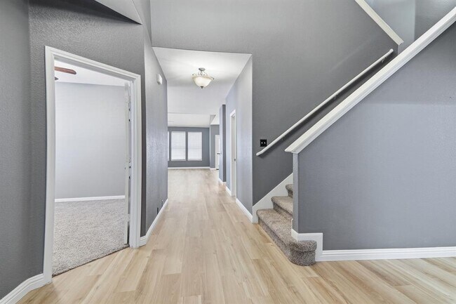Foto del edificio - 2157 Paradise Ridge Dr