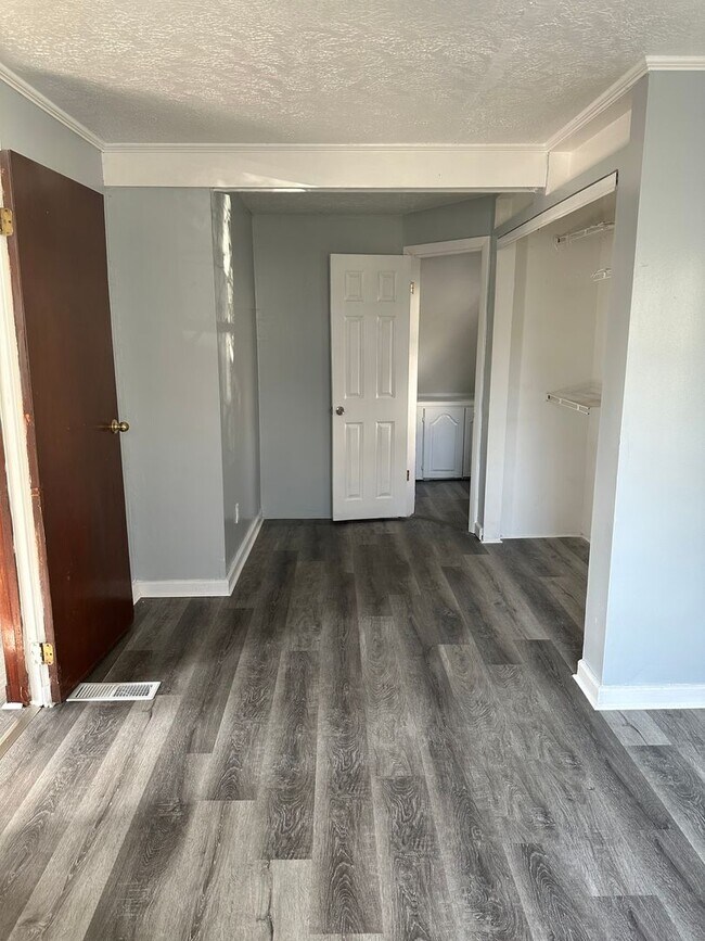Building Photo - 2 bed Single Garfield Section 8