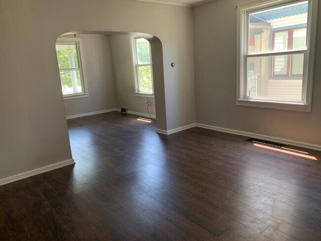 Building Photo - 633 Carey Ave