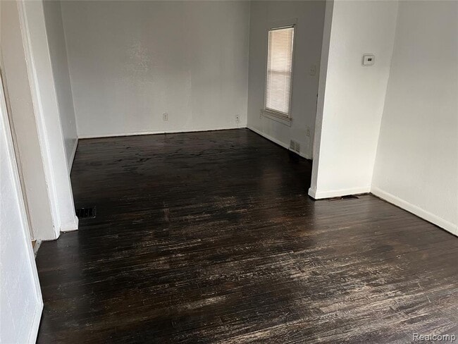 Building Photo - 7592 Maxwell Ave