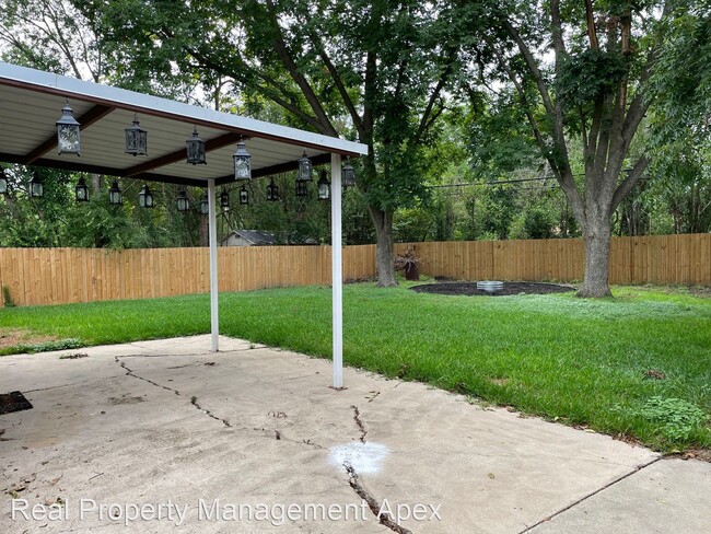 Building Photo - 3 br, 2 bath House - 3408 Wingate Dr