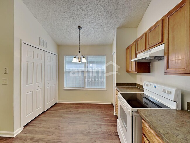 Foto del edificio - 6628 Morse Glen Ln