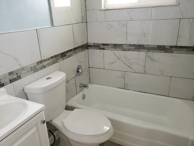 Foto del edificio - 10118 Douglas Ct