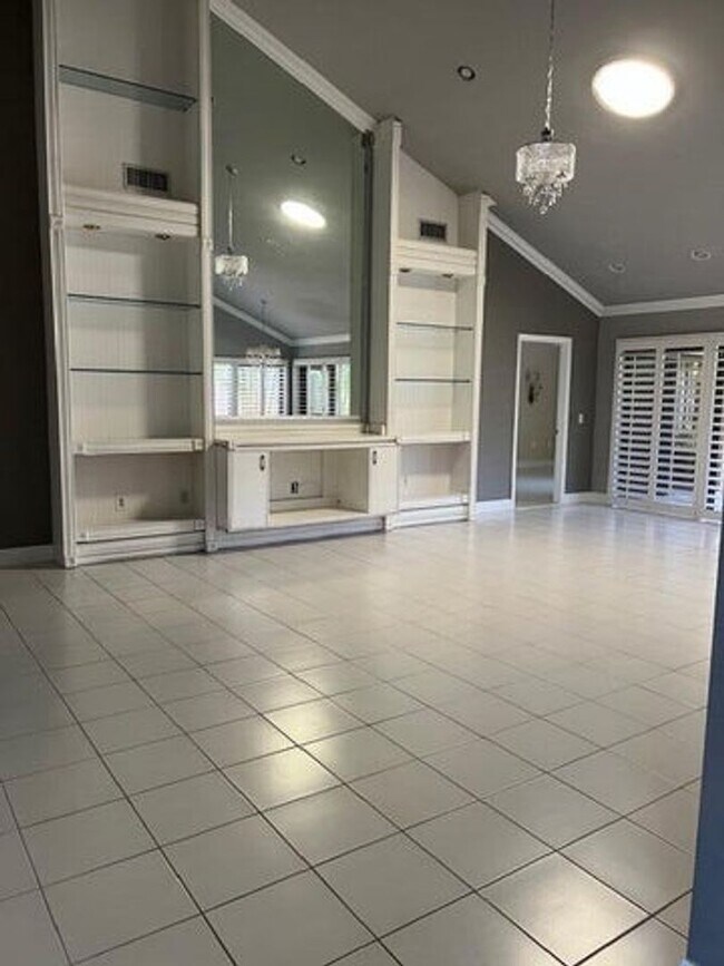 Foto del edificio - 150 Cape Pointe Cir
