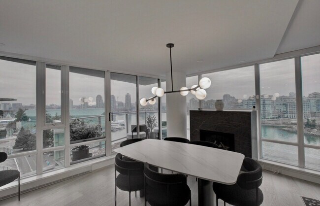 Photo du bâtiment - 833 Pacific Blvd