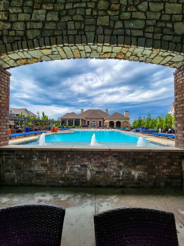 The Pointe at Bentonville Apartments in Bentonville, AR