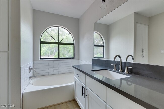 Foto del edificio - 2337 Chatfield Dr