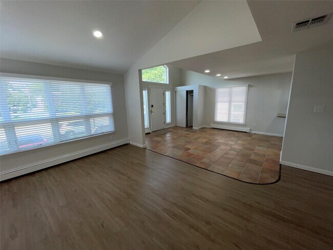 Foto del edificio - 420 W Park Ave