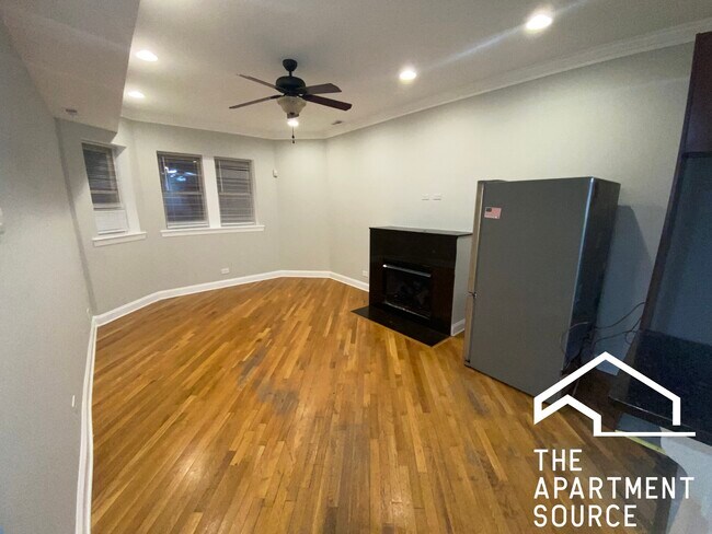 Foto del edificio - 2242 W Morse Ave