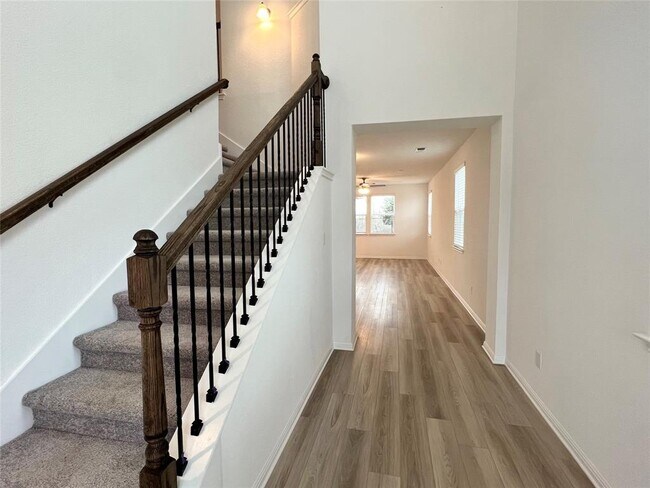 Foto del edificio - 3200 W College Park Dr