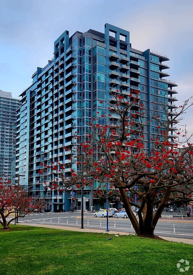 Building Photo - 1080 Park Blvd Unit 1308