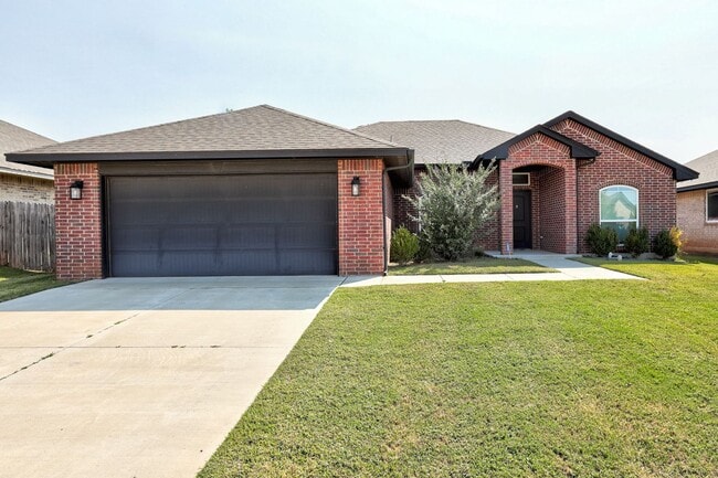 Building Photo - 2321 Norwood Dr