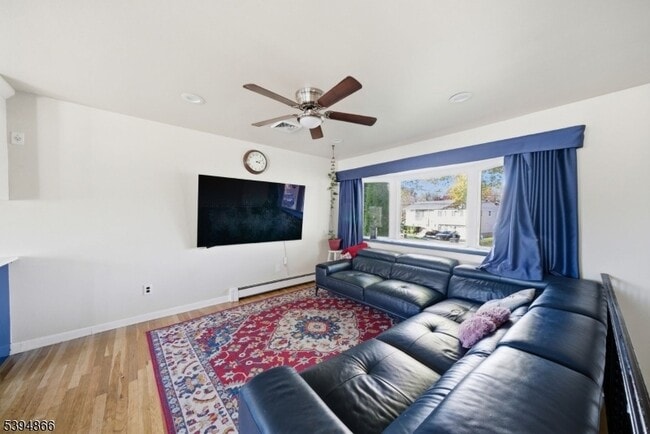 Photo - 32 Hardwick Ct House